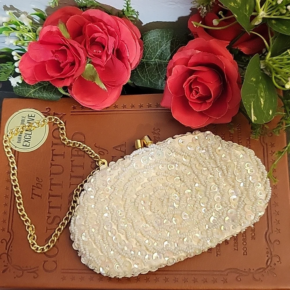 BEADED Sequined Coin Purse With Chain